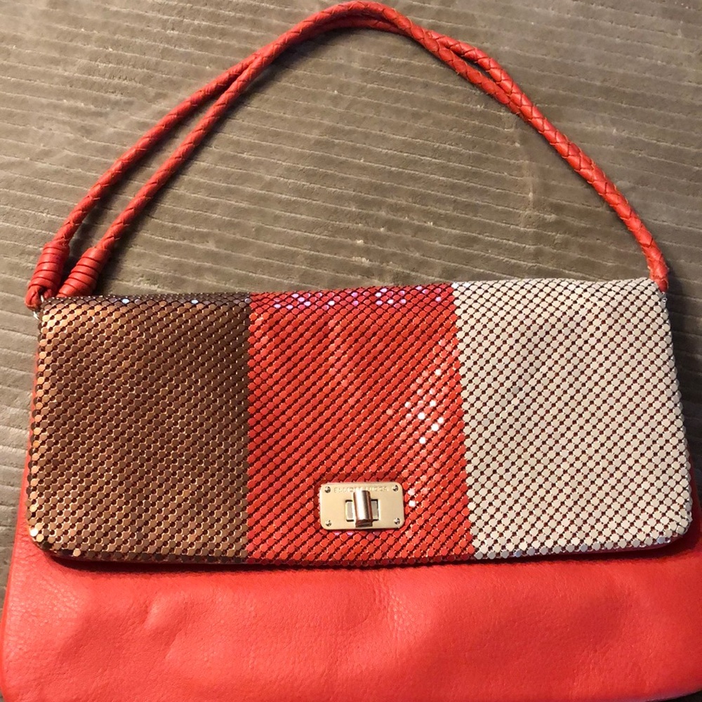 Band new Elliott Lucca